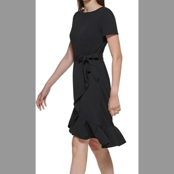 NWOT Calvin Klein Black Sheath Dress with Crew Neck and Short Sleeves Sz 8 - Picture 2 of 9